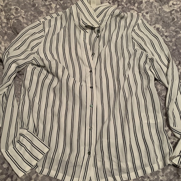 Vertical Striped Long Sleeved Shirt - Picture 1 of 1